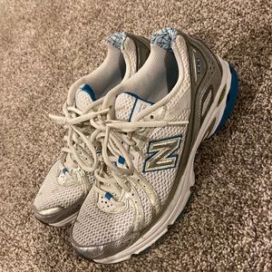 Woman’s New Balance size 8